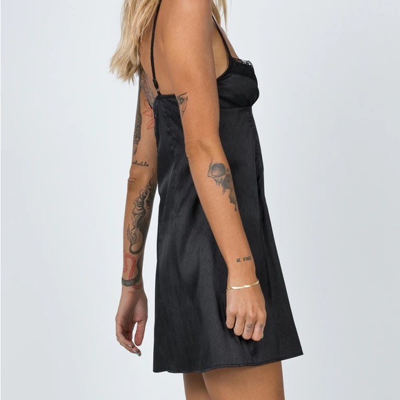 selling the dale mini black dress from princess polly! - Picture 5 of 8